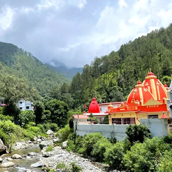 Hire a scooty to visit Kainchi Dham near Haldwani